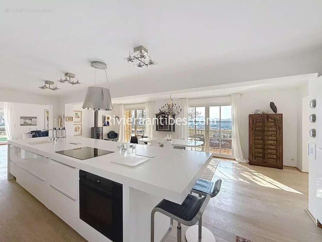 Maison à MOUANS-SARTOUX