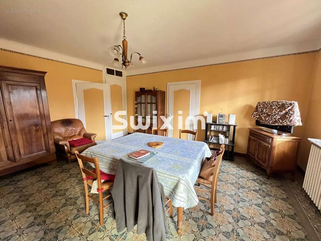 Maison à LONS-LE-SAUNIER