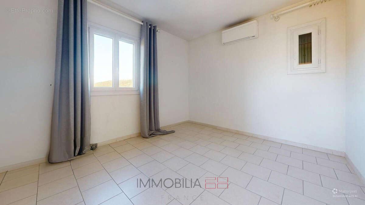 À vendre   maison - appartement indépendant - piscine et dépendances - photo 16