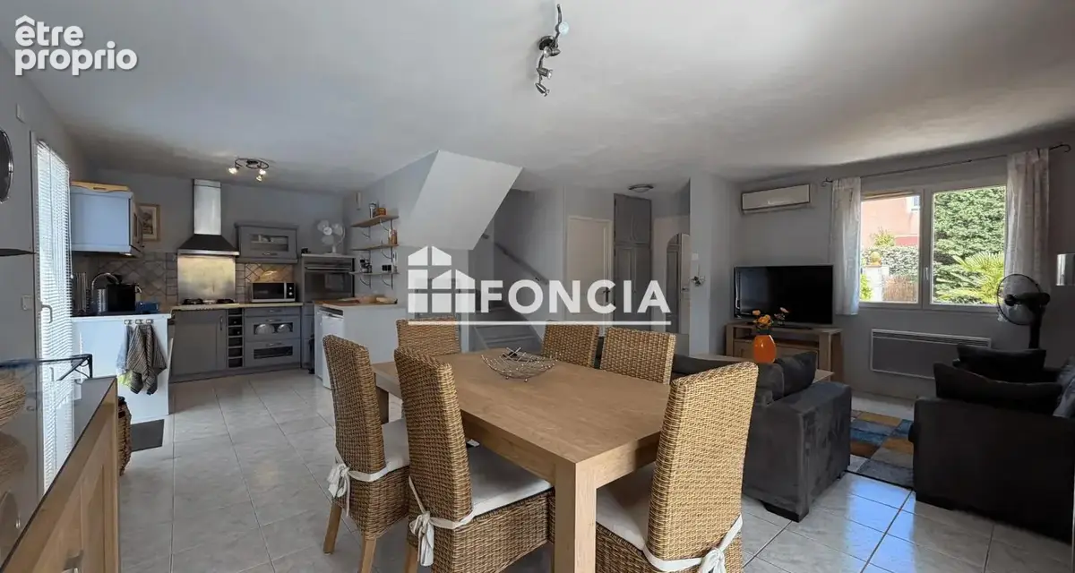 Maison / villa t4 sur terrain privatif de 452m² avec piscine - quartier residentiel - cogolin - photo 3