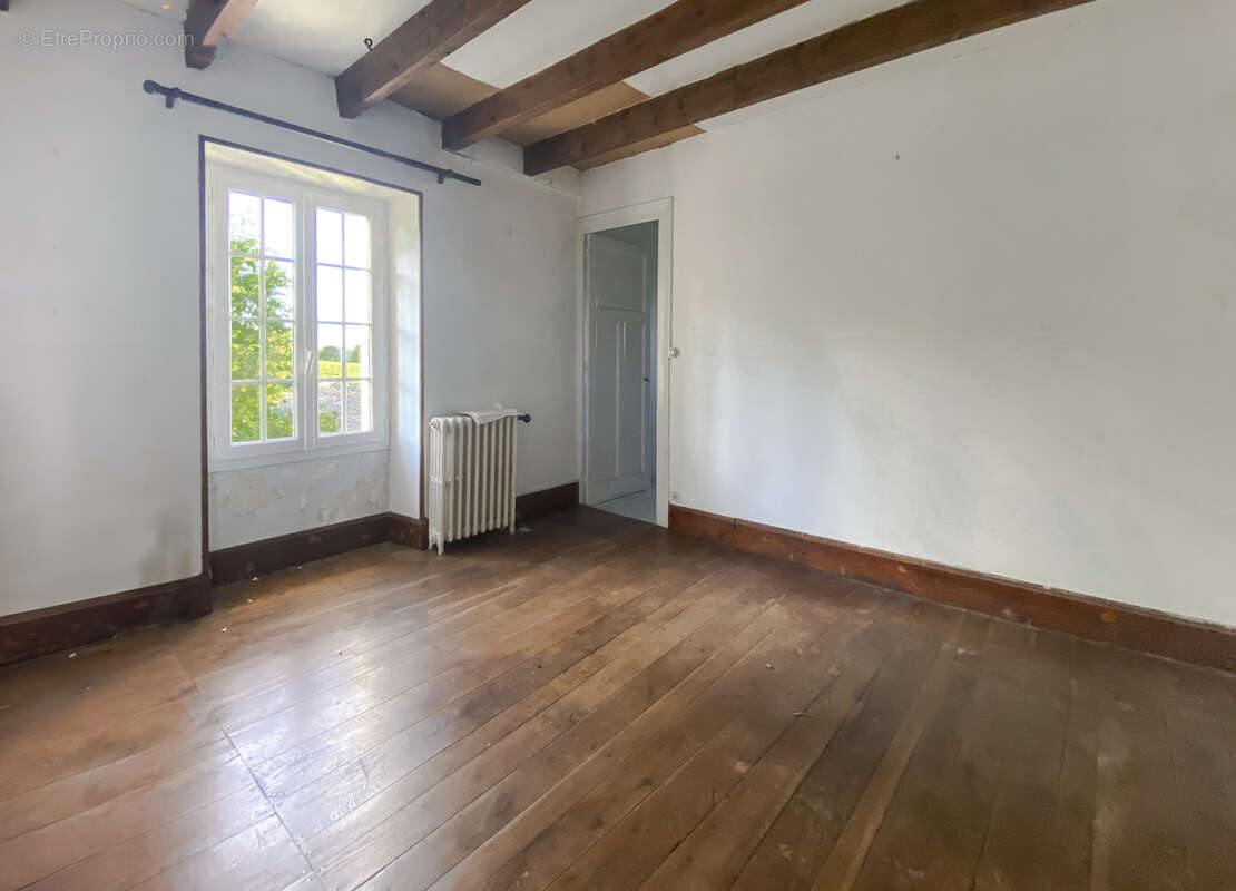 Maison à SAINT-YRIEIX-SUR-CHARENTE