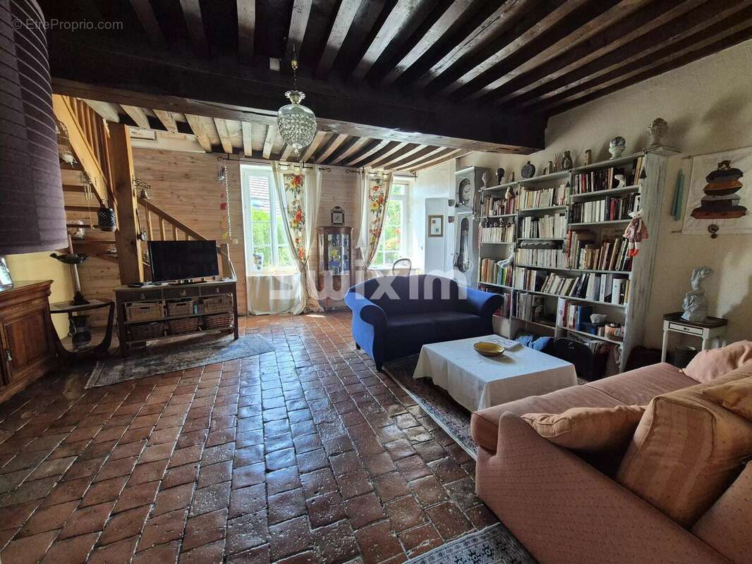 Maison à POUQUES-LORMES