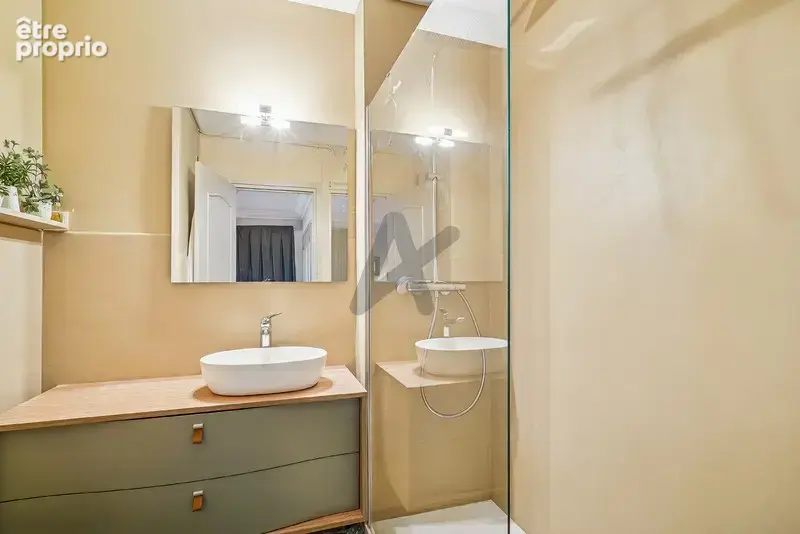 Lyon 6eme - Puvis de Chavanne: Un charmant appartement rénové de 76m2, 2 chambres, un balcon de 13m2. - photo 9