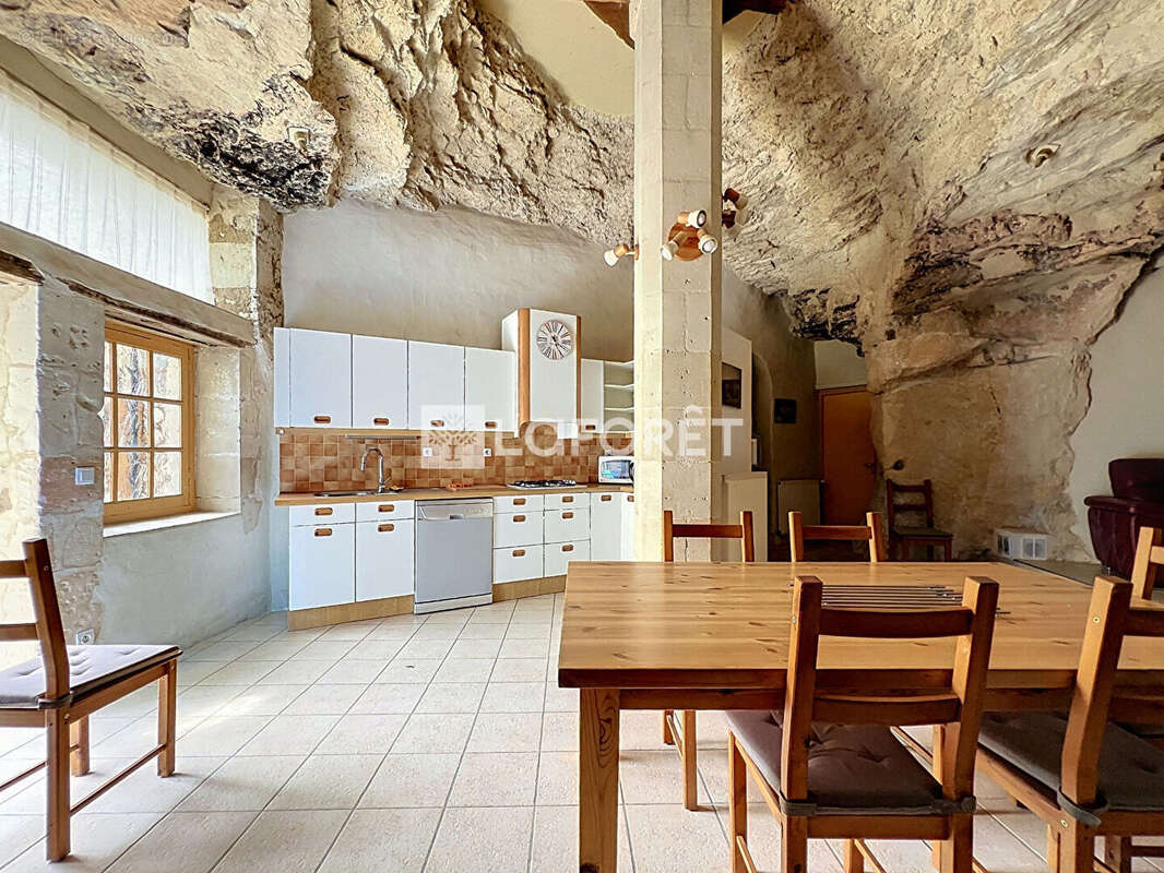 Maison Le Puy Notre Dame - photo 9
