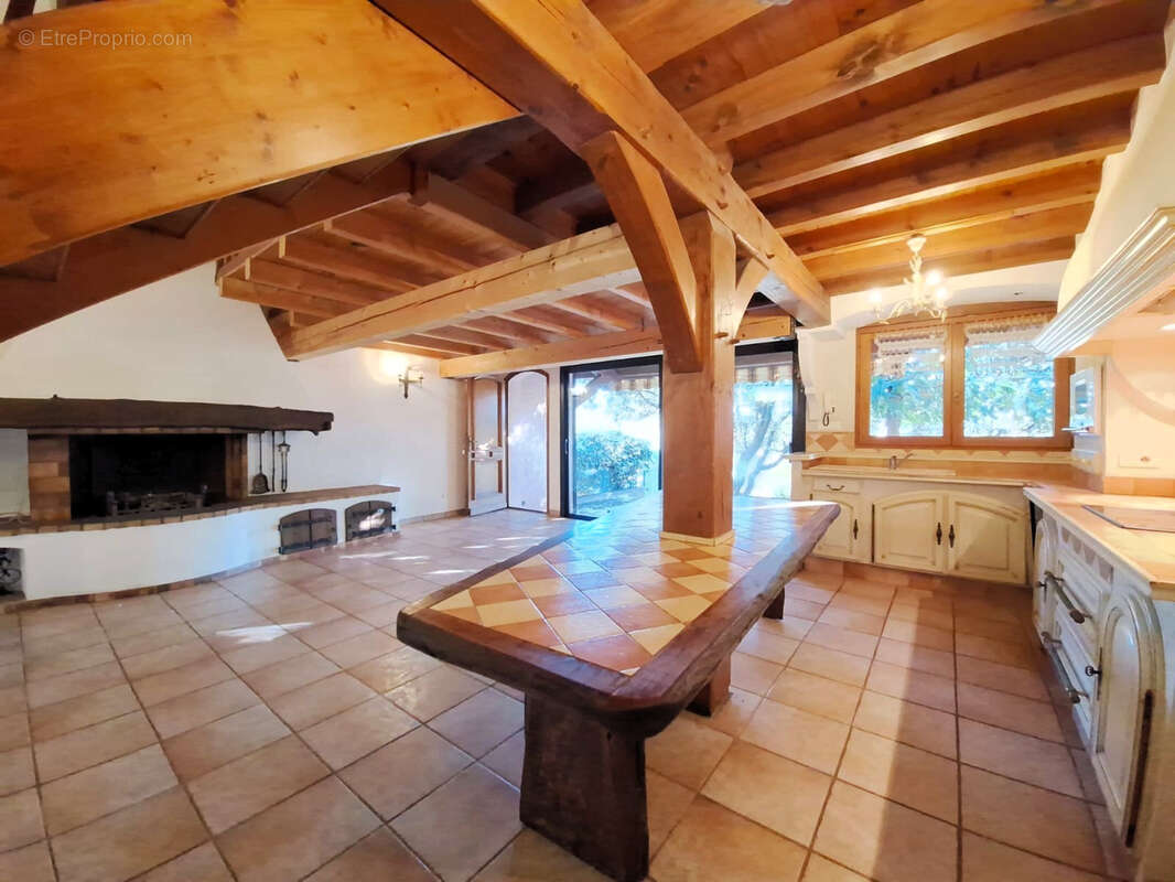 Maison à LA CRAU