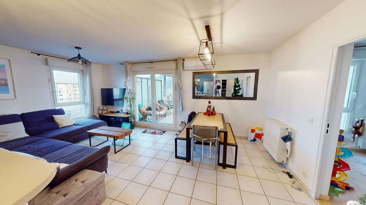 Appartement à SAINT-MARTIN-D'HERES