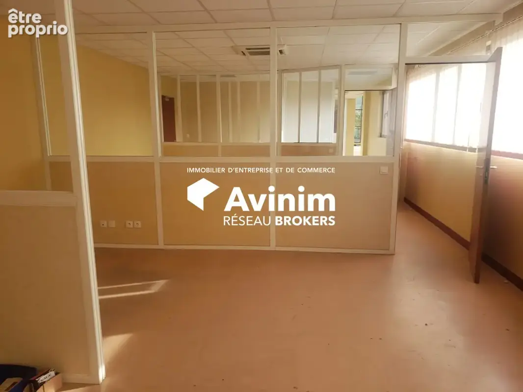 Commerce 1 500 m² à vendre à Magny-En-Vexin (95420) - photo 4