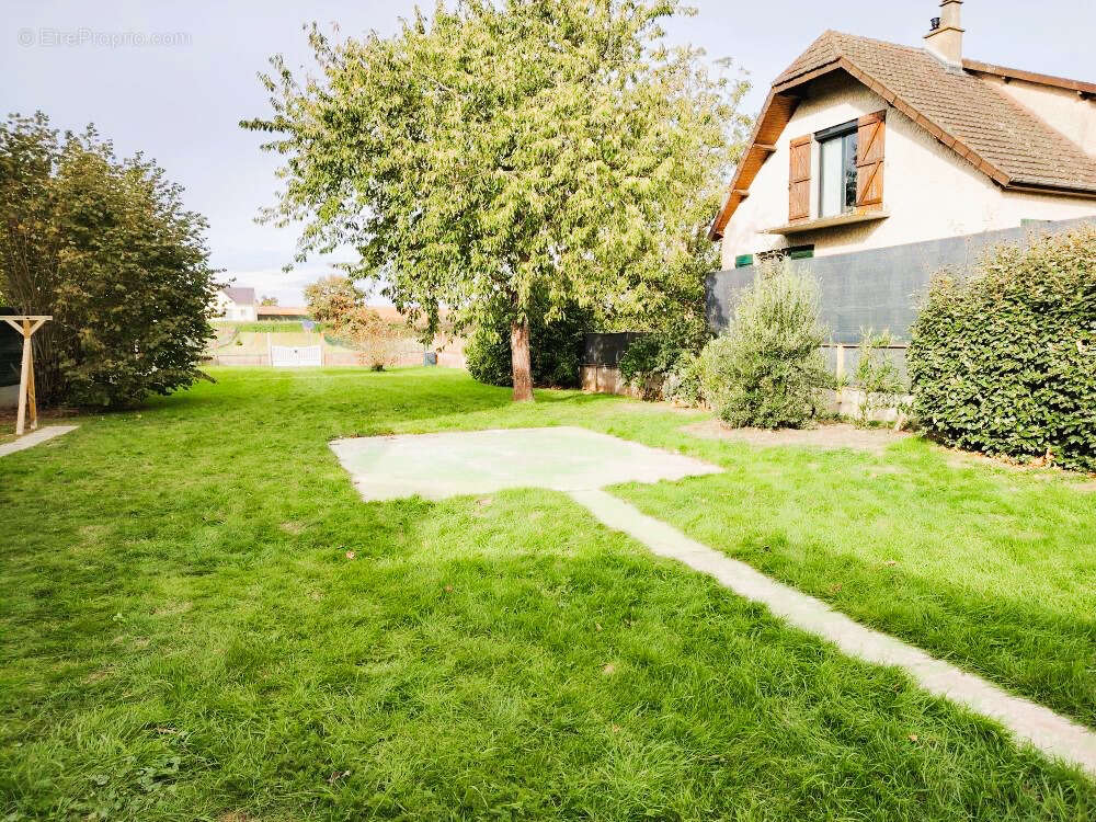 Maison à COURVILLE-SUR-EURE