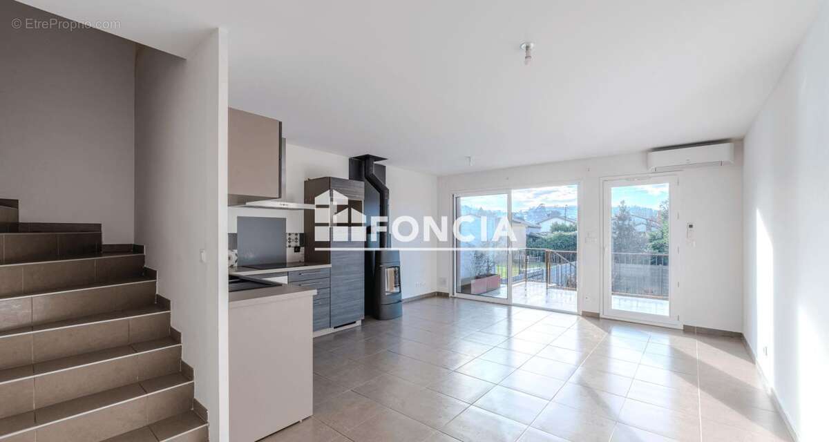 Maison à JASSANS-RIOTTIER