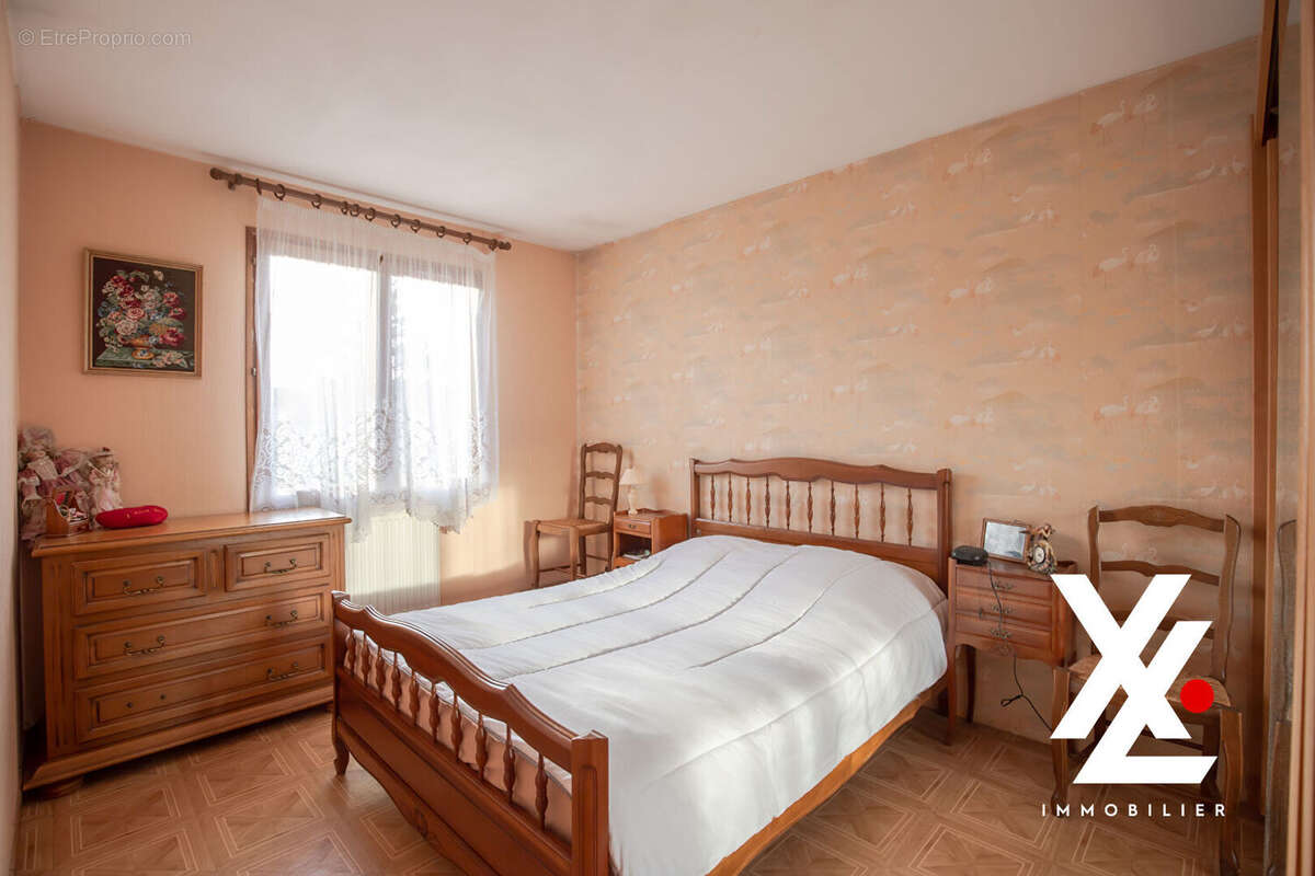 Maison à VELAINE-EN-HAYE