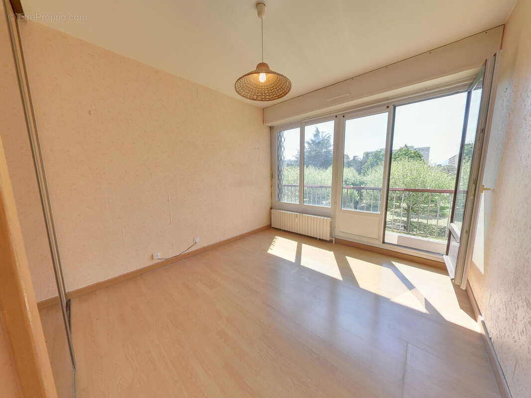 Appartement à ECHIROLLES
