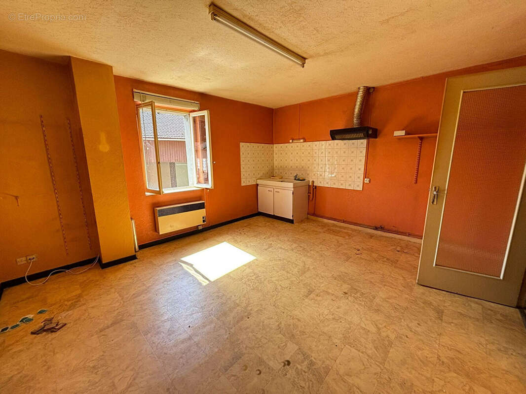 Appartement à SAINT-PRIEST-LA-ROCHE