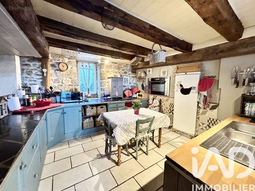 Maison 143 m² à Saint-Martial-De-Gimel  - photo 5