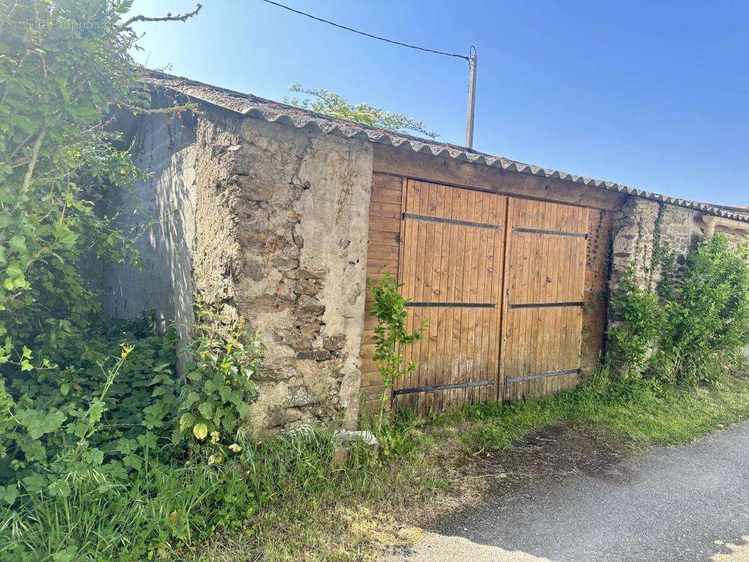 Maison à LA CHAPELLE-BASSE-MER