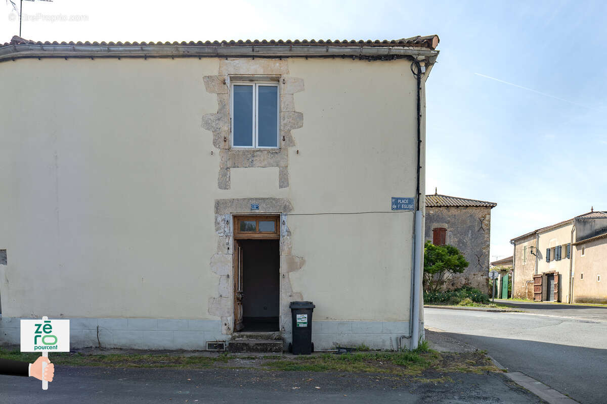 Maison à MOUTIERS-SUR-LE-LAY