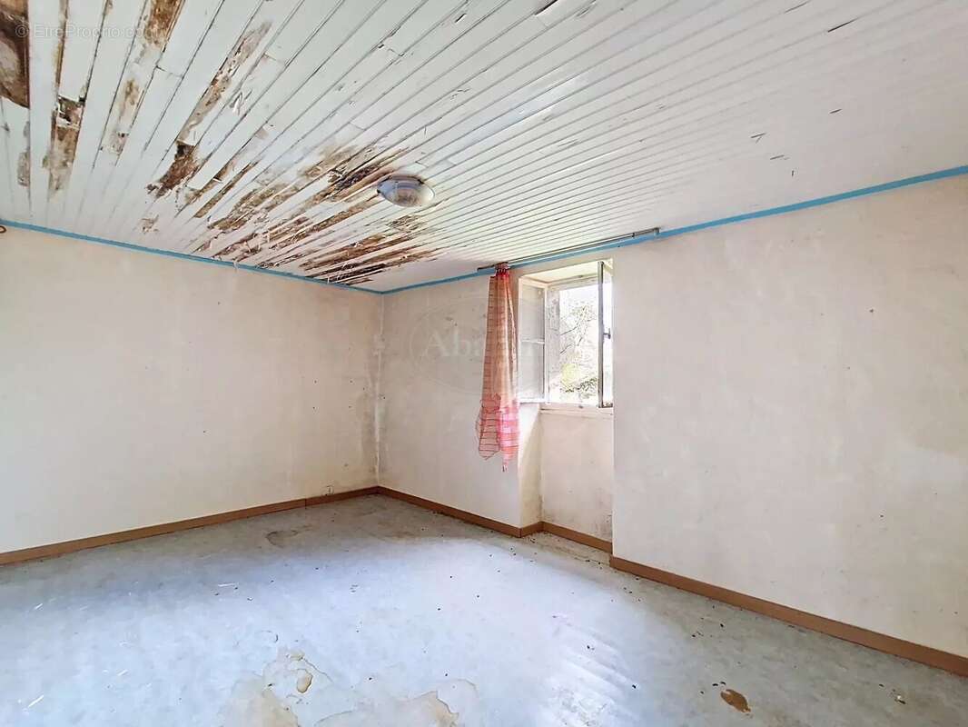 Maison à VIC-FEZENSAC