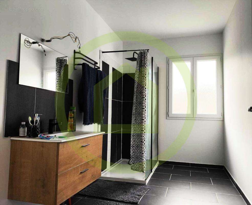 Maison à SAINT-BARTHELEMY-DE-VALS