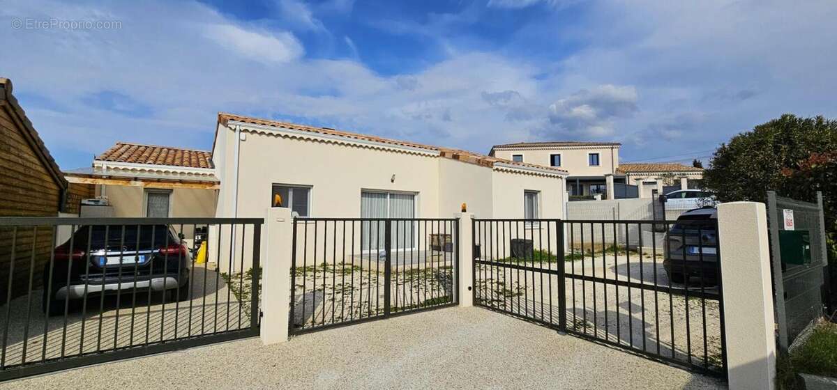 Maison à MONTELIMAR