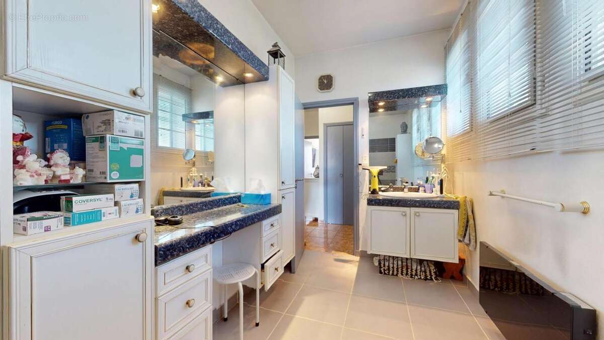Exclusivite ! villegailhenc ! villa 4 faces sur 2300m² de terrain clos - photo 10