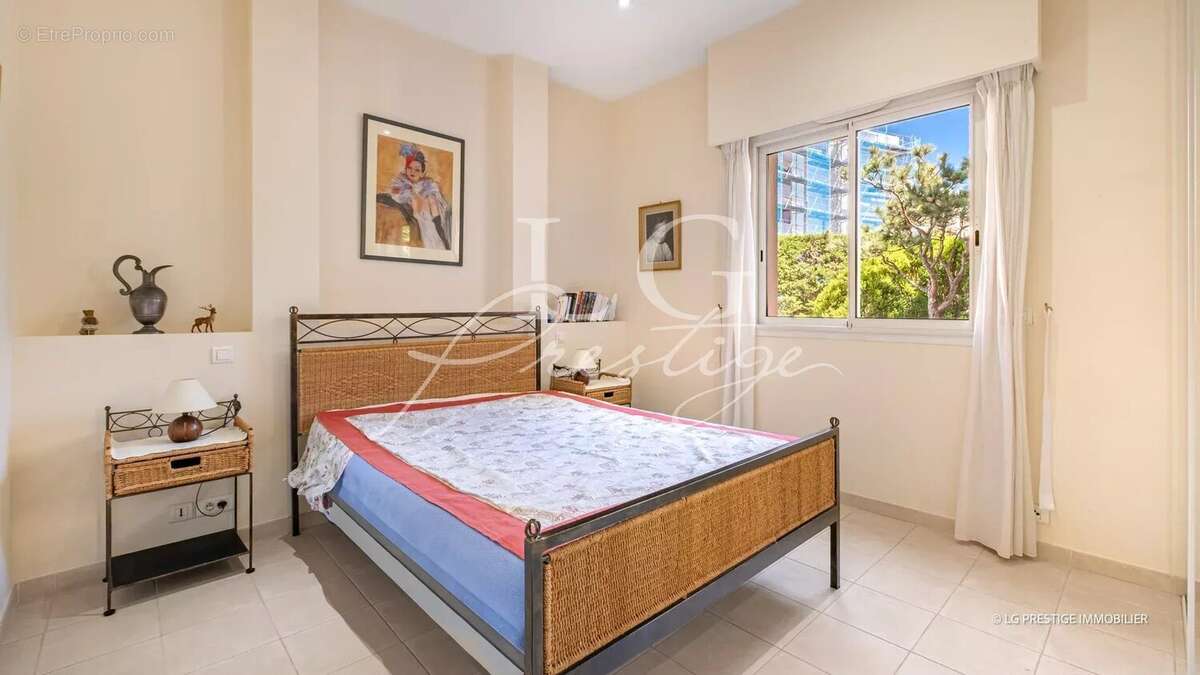 Appartement à MANDELIEU-LA-NAPOULE