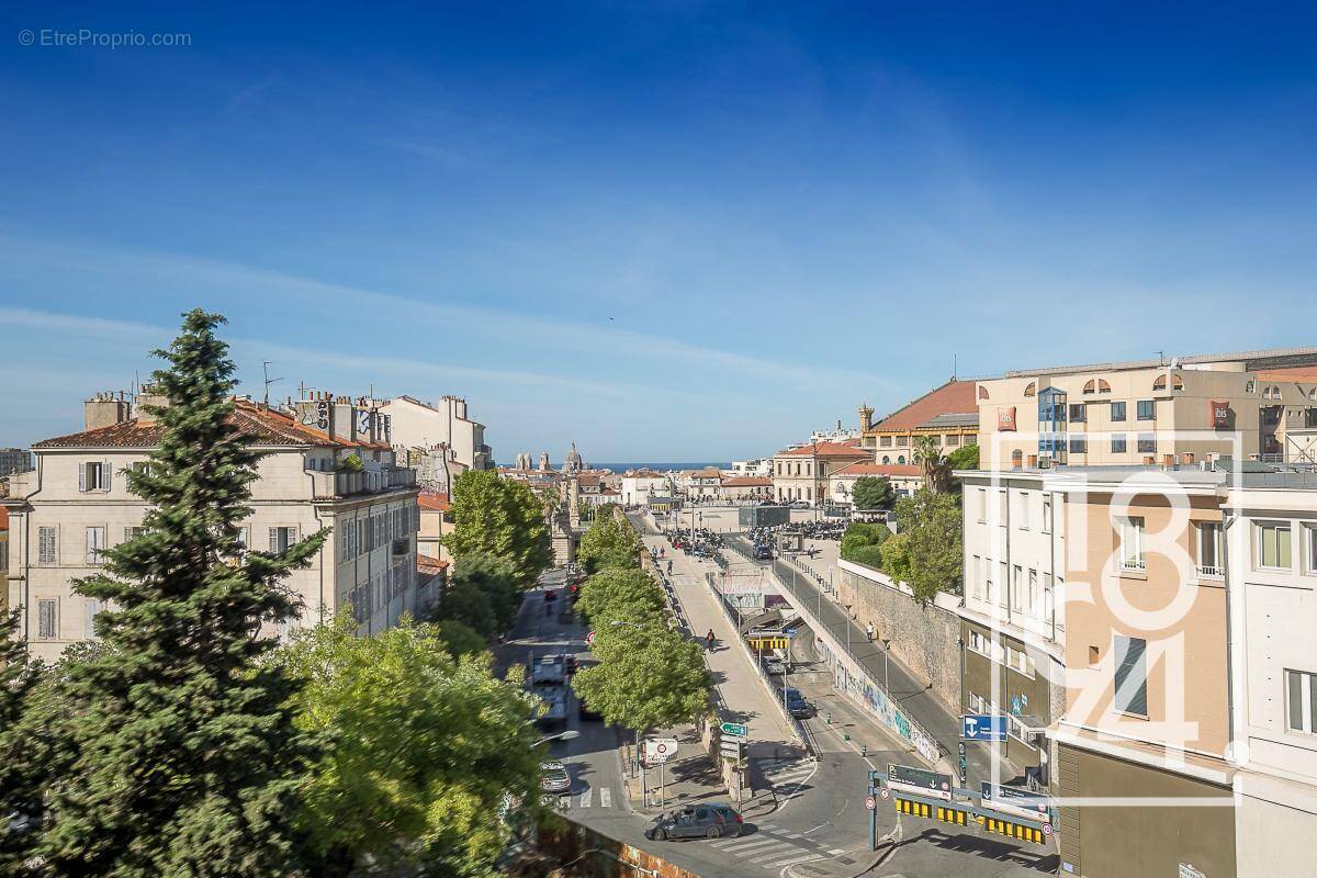 Appartement à MARSEILLE-1E