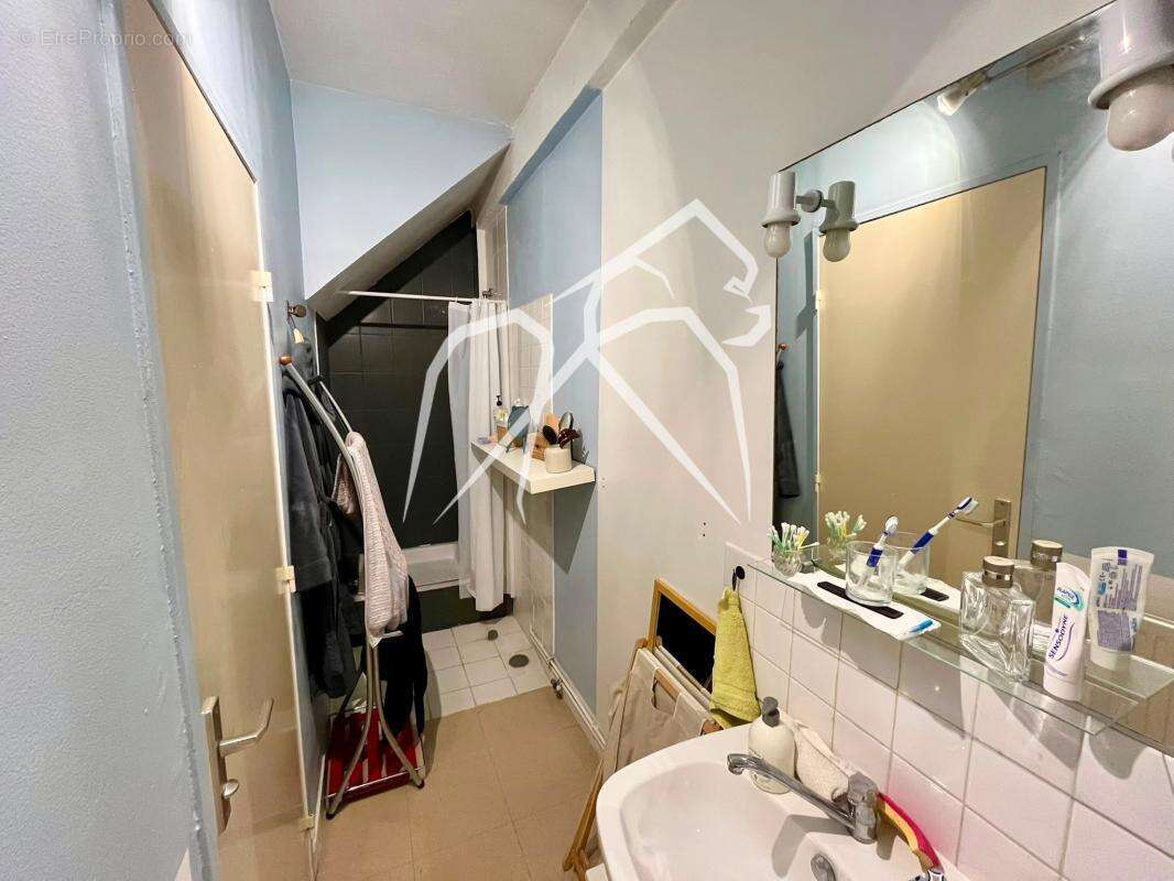 Appartement duplex  4 pièces  115 m²  En rez-de-jardin avec place de stationnement  Secteur Ernest Renan  76800 St Etienne du Ro - photo 13