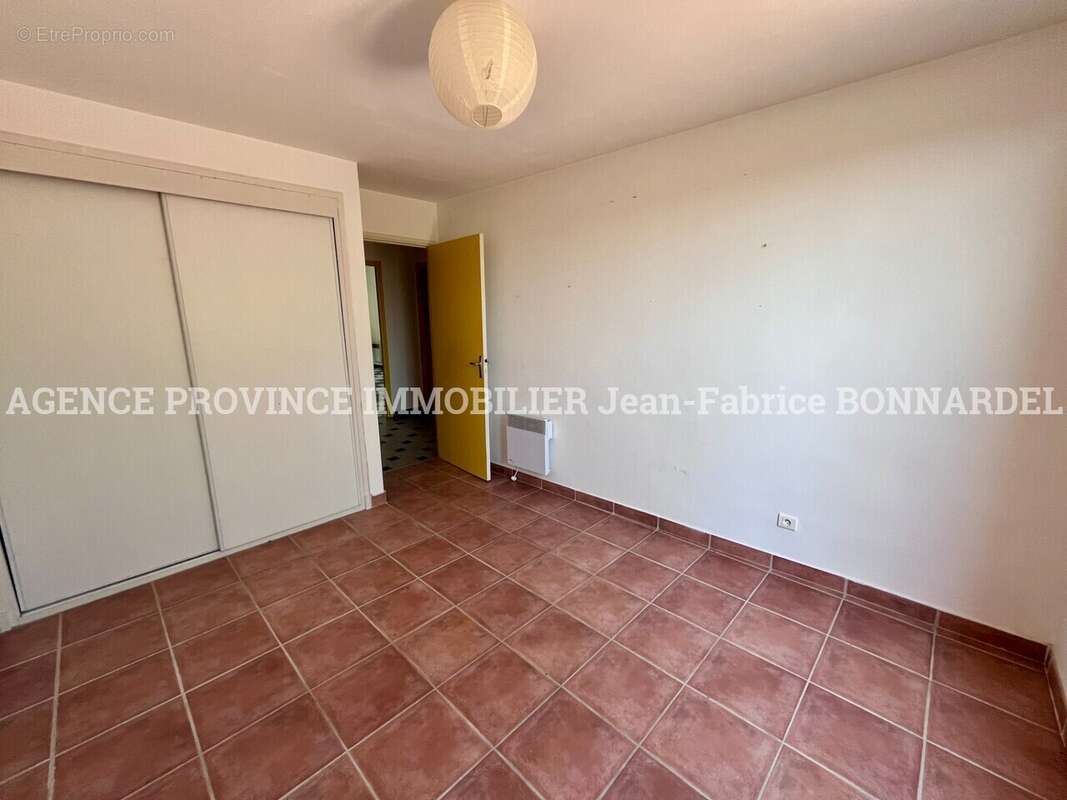 Maison 267 m² à Suze-La-Rousse  - photo 8