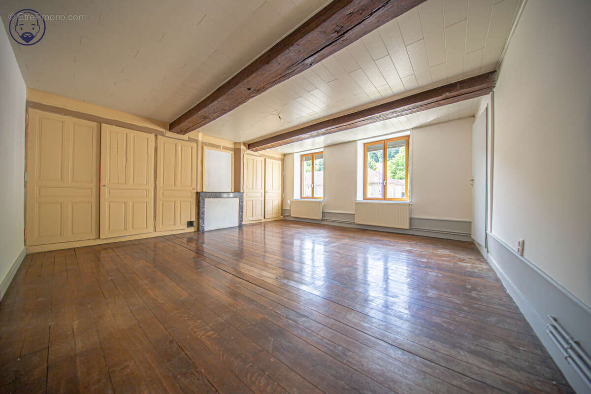 Spacieuse maison avec dépendance et pâture - photo 13
