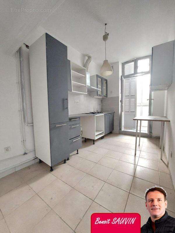 Appartement à MARSEILLE-1E