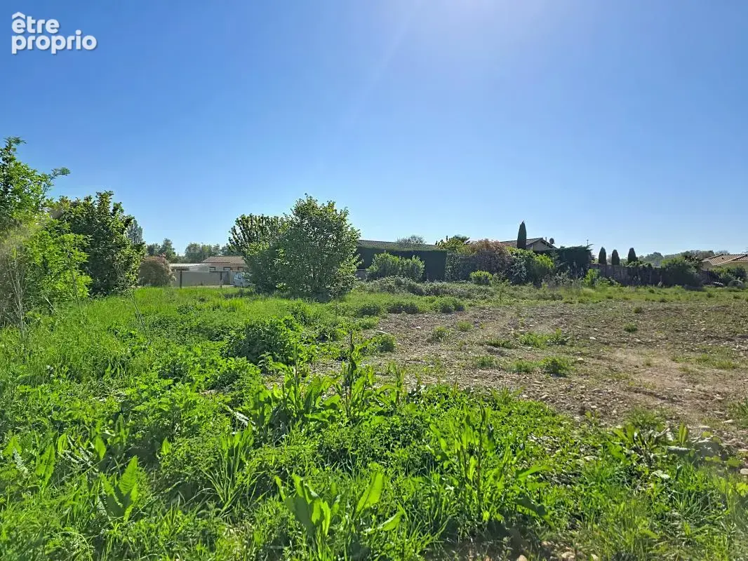 Terrain - Viabilisé - 700m² - photo 5