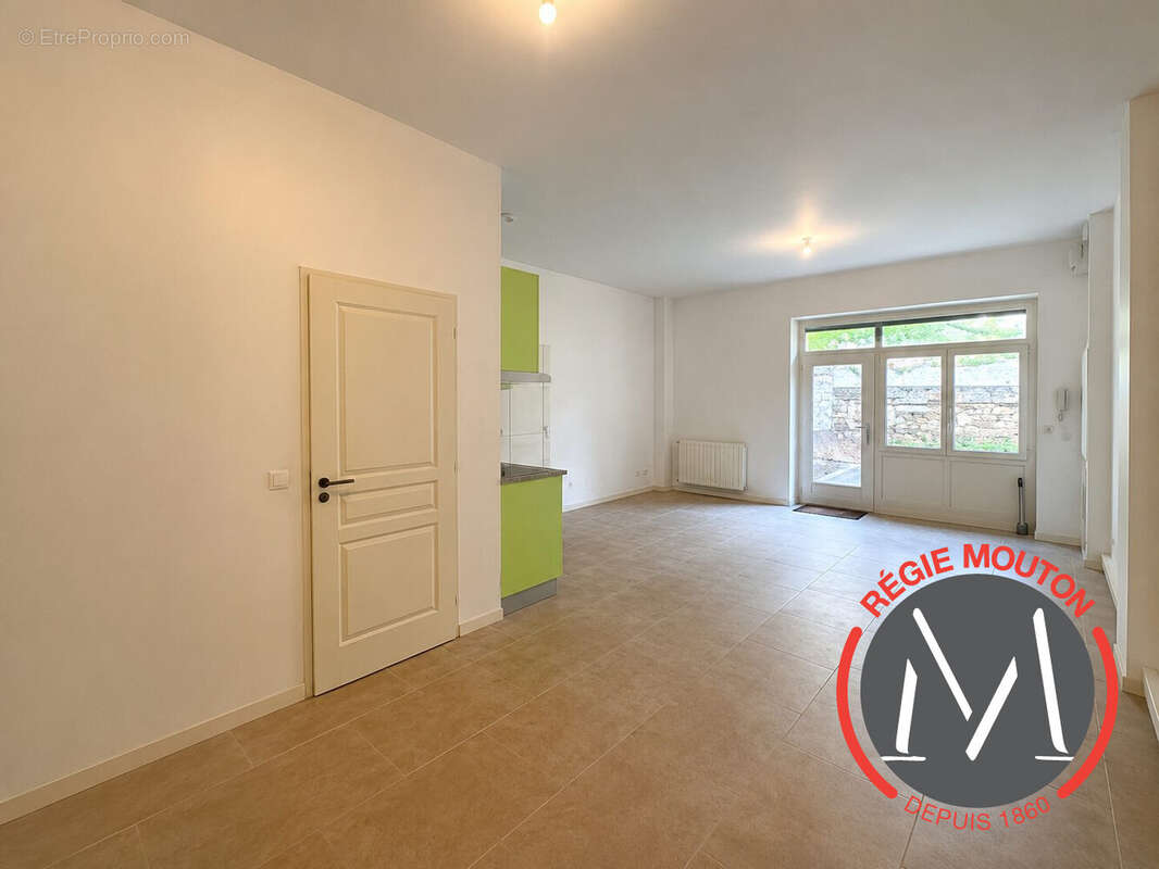 Appartement 37 m² à Sainte-Foy-Les-Lyon  - photo 2