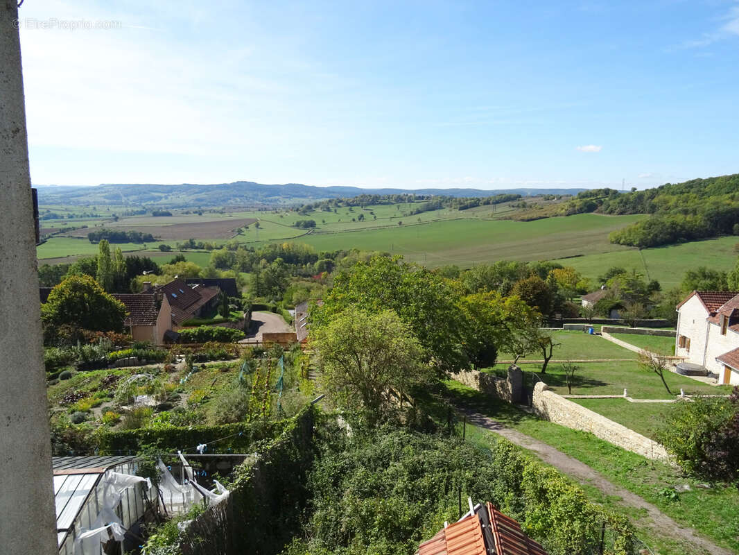 Maison à ANNAY-LA-COTE