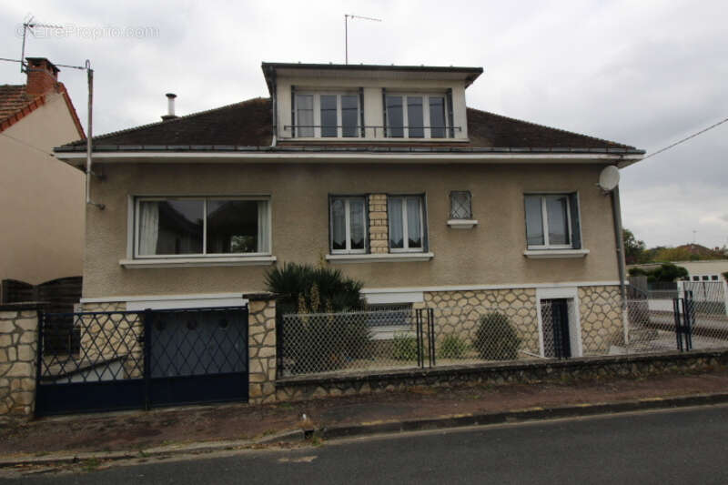 Maison à CHATELLERAULT