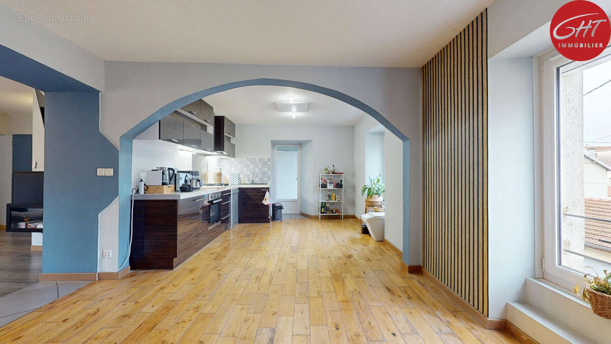 Appartement à CHALEZE