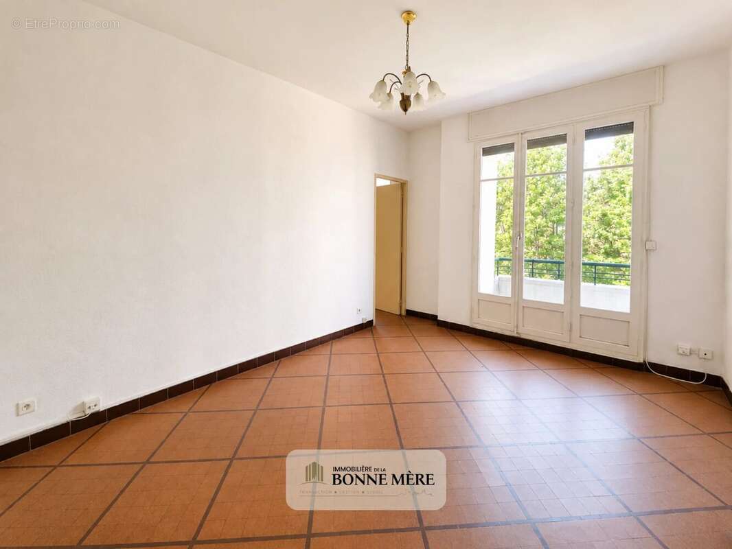 Appartement 49 m² à Marseille-2e  - photo 2