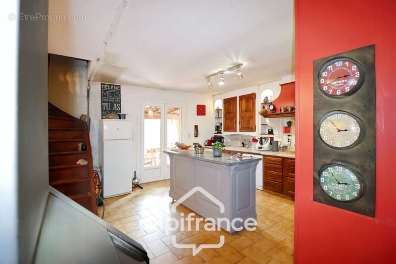 Maison à vendre 7 pièces LA CADIERE D'AZUR (83) - photo 11
