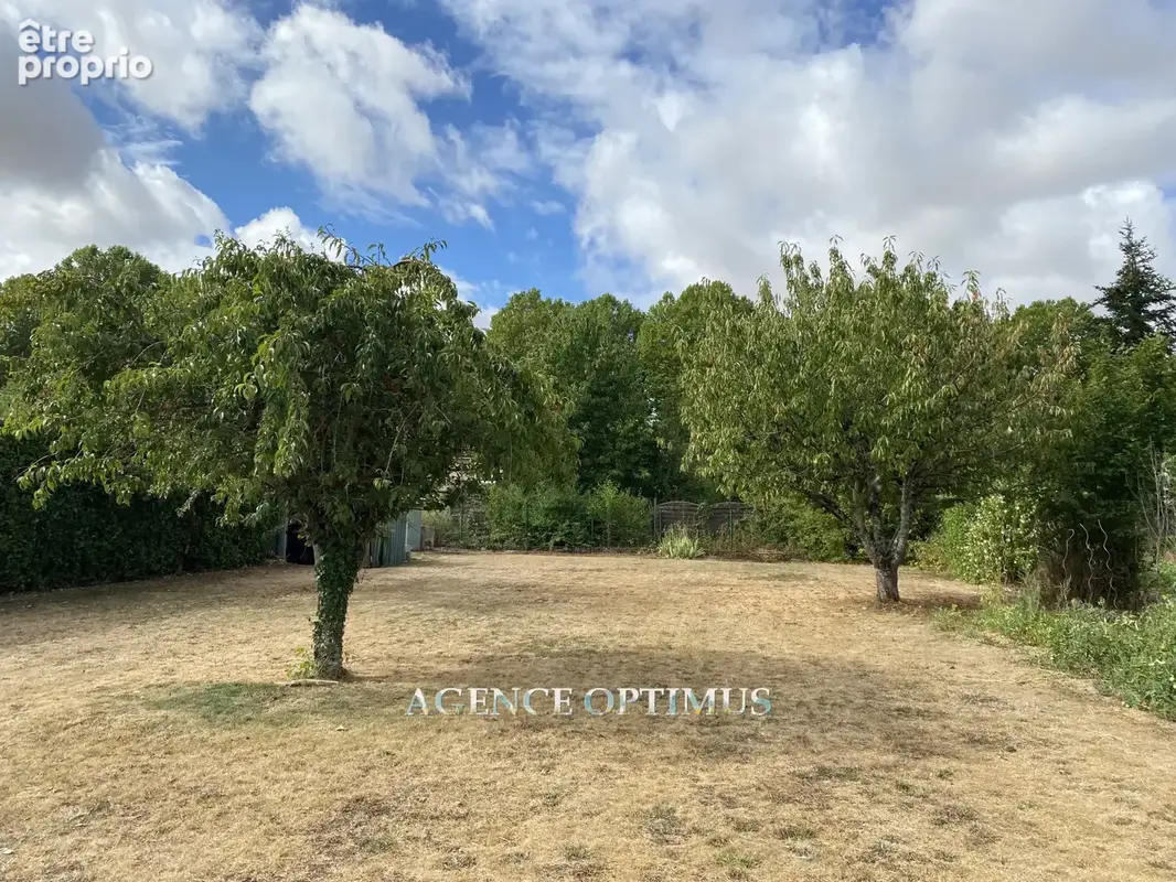 PAVILLON DE PLAIN-PIED - 3 chambres - Grand terrain clos 1400m2 - Piscine - Garage - VILLENEUVE LA GUYARD - photo 20