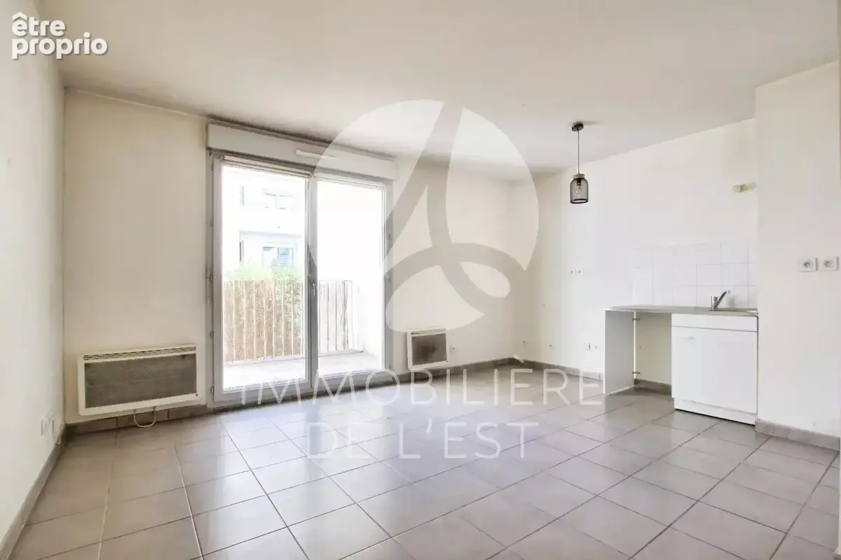 T2 - LYON 8e - 44m² - photo 2