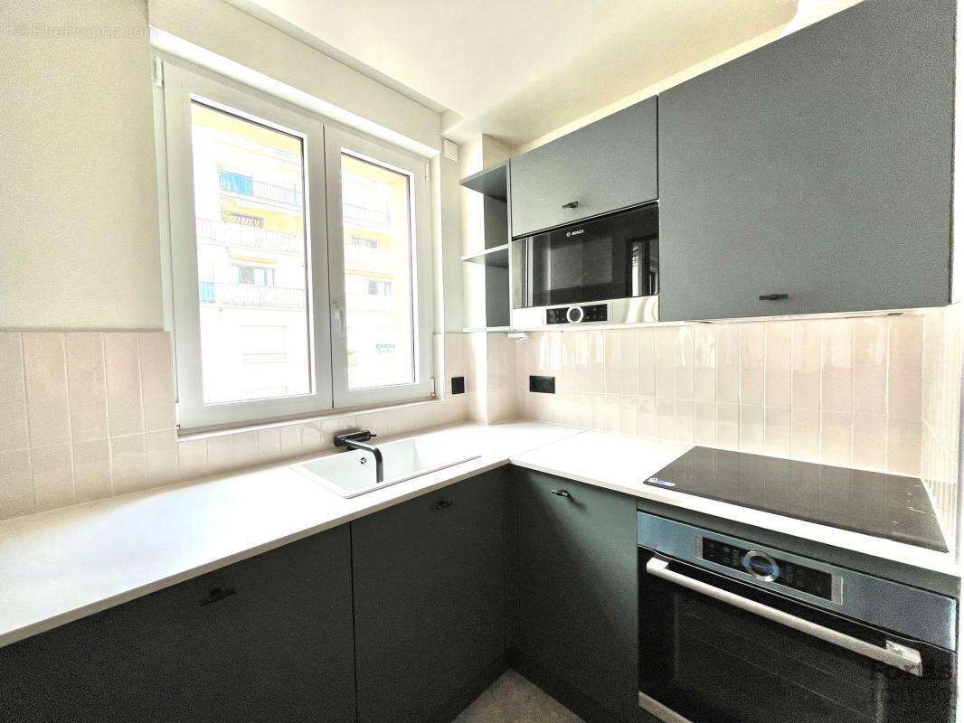 Appartement à PARIS-7E