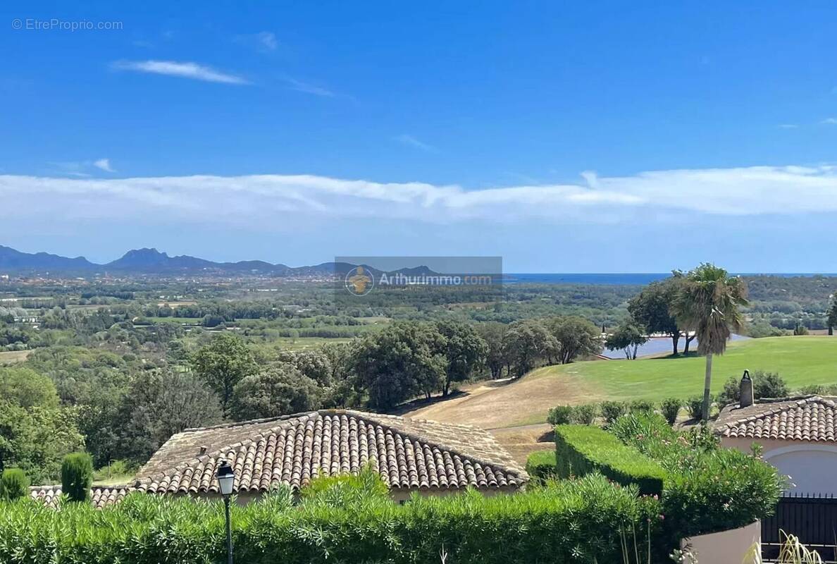 Maison à ROQUEBRUNE-SUR-ARGENS