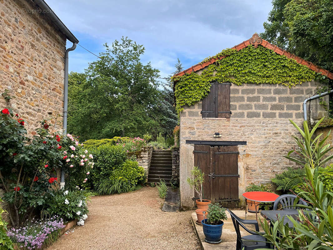 Maison à JULLY-LES-BUXY