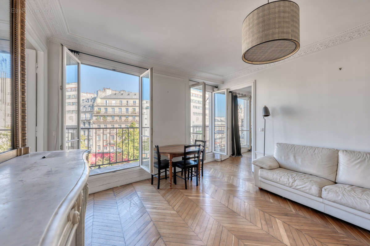 Appartement à PARIS-9E