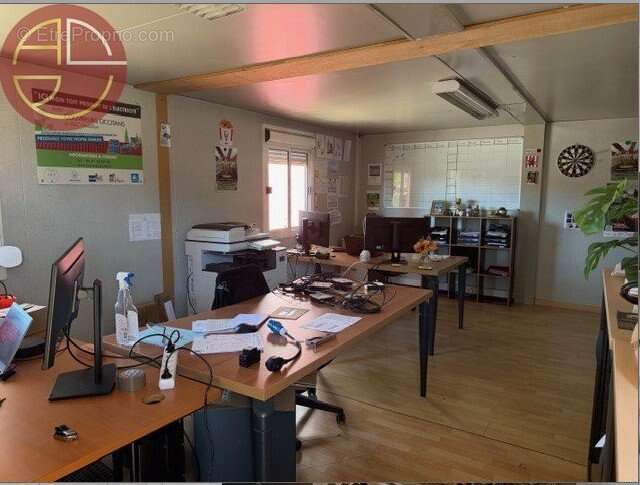 Commerce à BEAUZELLE