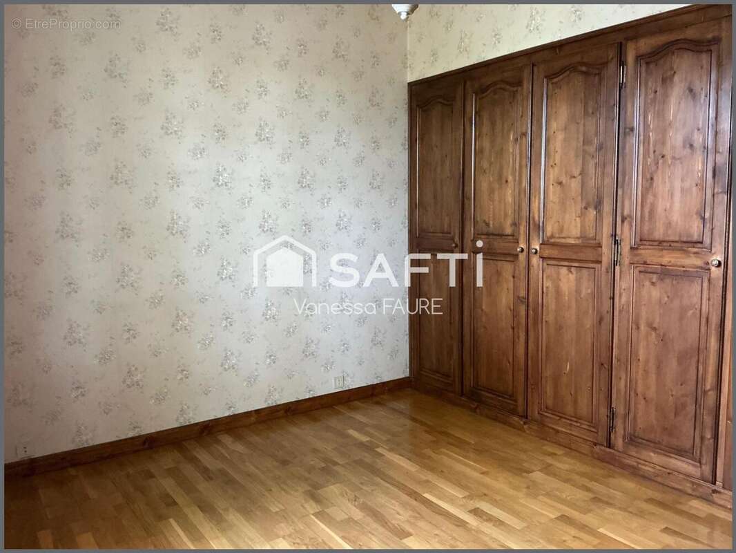 Maison 164 m² à Artigues-Pres-Bordeaux  - photo 9