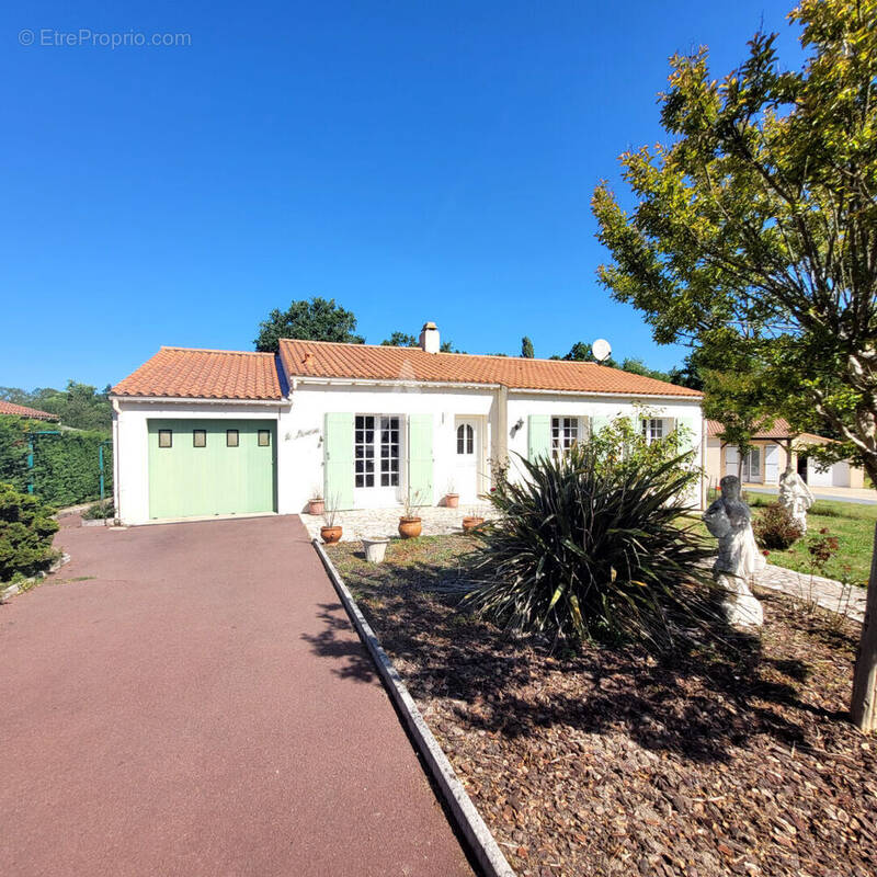 Maison à SAINT-AVAUGOURD-DES-LANDES