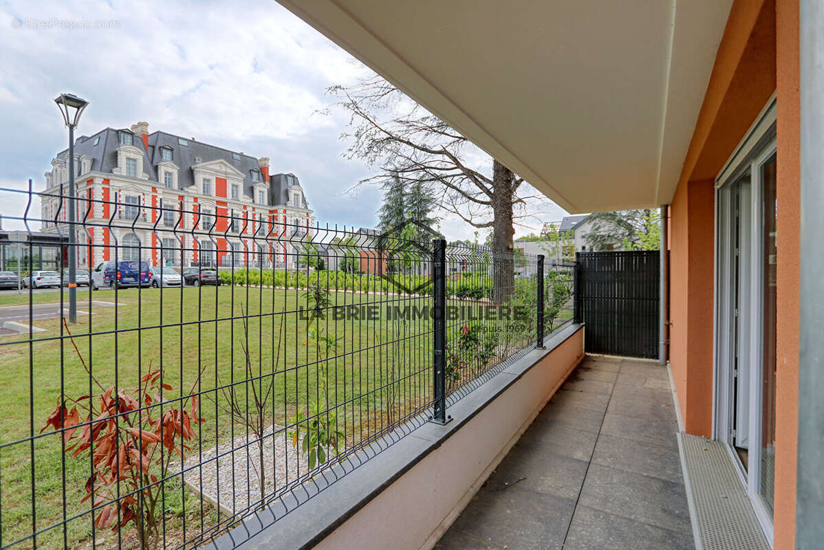 Appartement à EMERAINVILLE