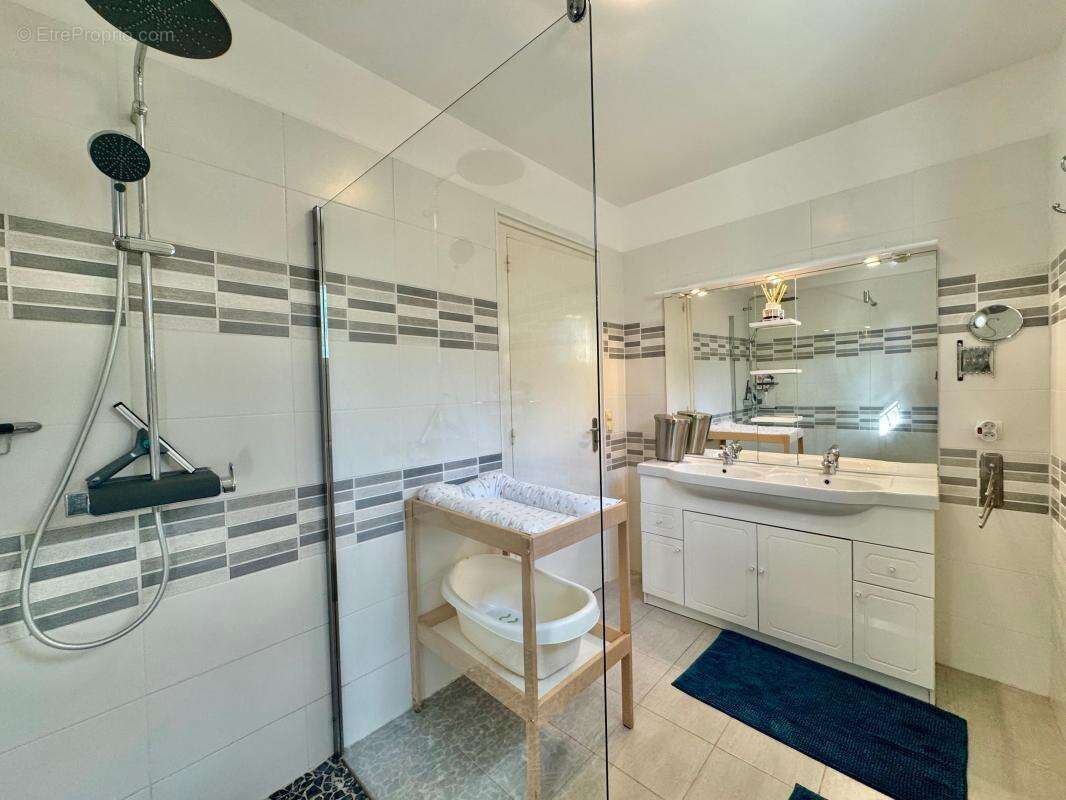 A VENDRE - Villa avec vue sur l'océan ! - photo 12