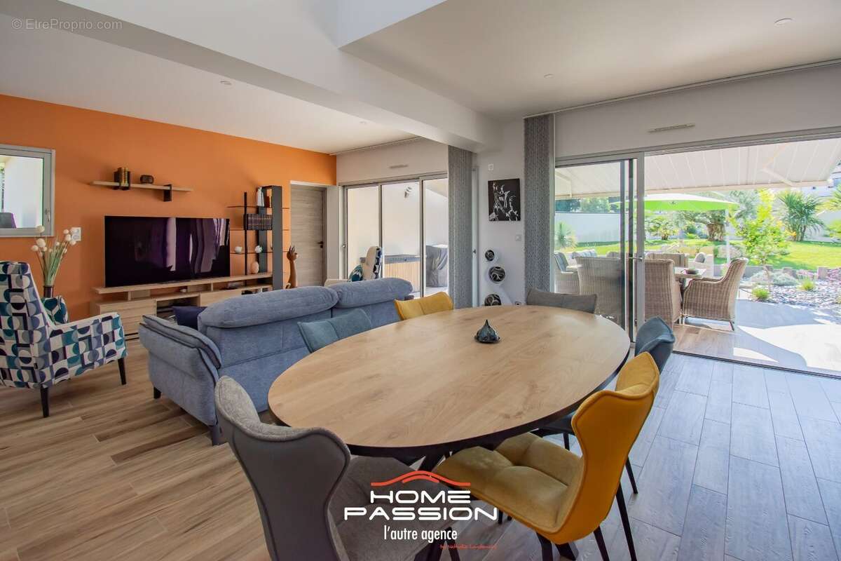 Maison à LES MATHES