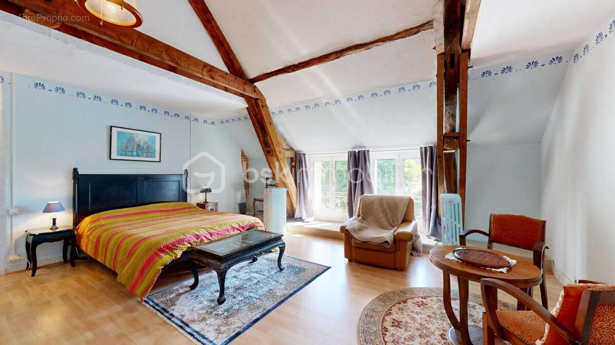 Une maison de caractère avec piscine intérieur au cœur d’un environnement paisible - photo 18