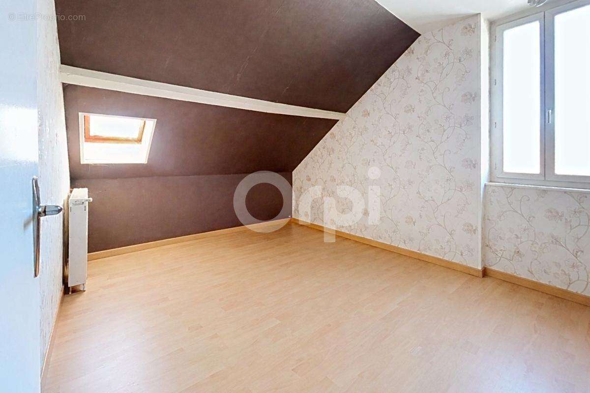 Maison à TERRASSON-LAVILLEDIEU